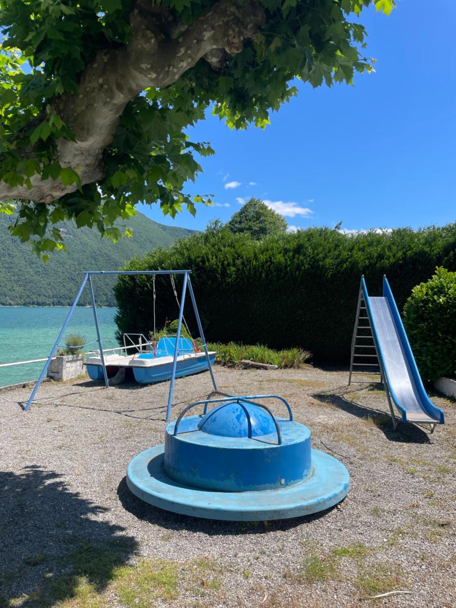 Rare 2 Bedroom With Private Beach On Lake Annecy Doussard Eksteriør bilde