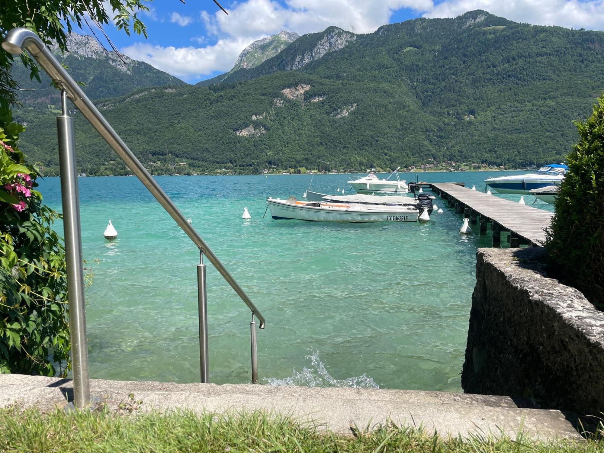 Rare 2 Bedroom With Private Beach On Lake Annecy Doussard Eksteriør bilde
