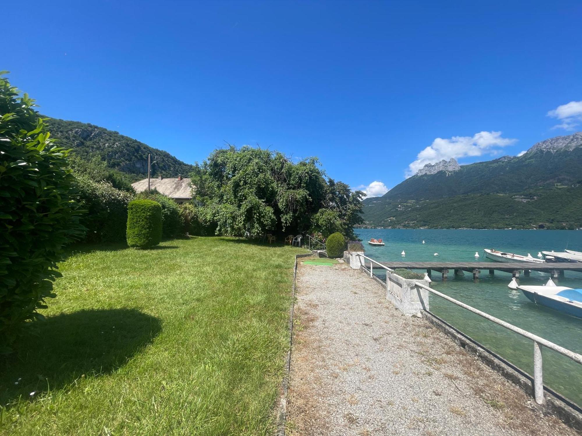 Rare 2 Bedroom With Private Beach On Lake Annecy Doussard Eksteriør bilde